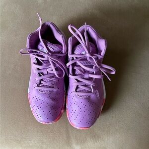 Under Armour Lavender Sneakers size 6.5Y